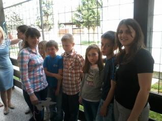 Osnovci u posjeti djeci sa posebnim potrebama (VIDEO)