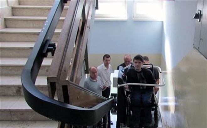 Pokretna rampa za osobe sa invaliditetom