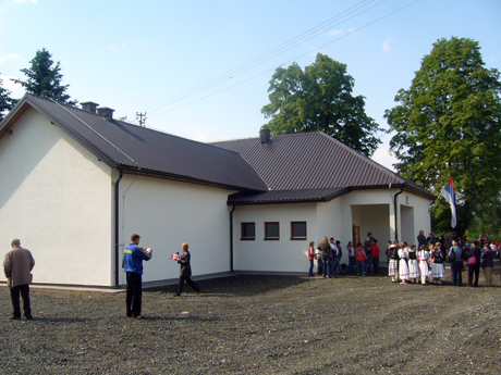 Otvorena renovirana škola u Stenjaku